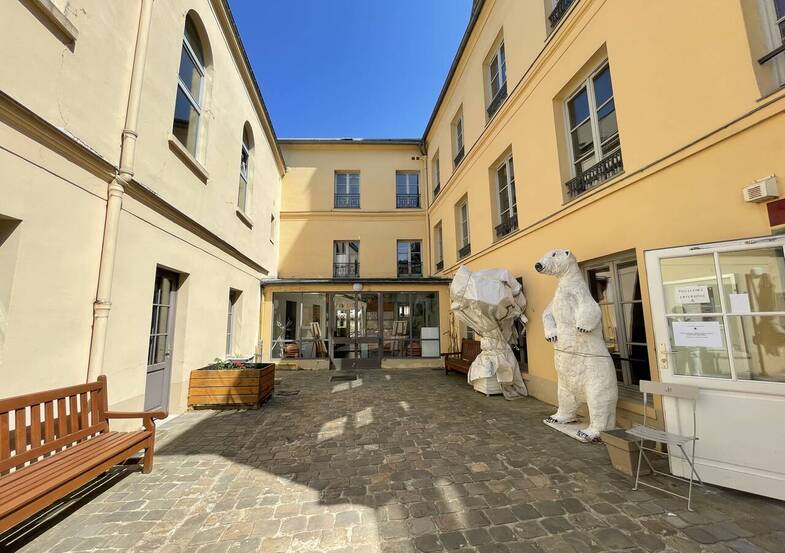 Vue de la cour de la maison de quartier Notre-Dame